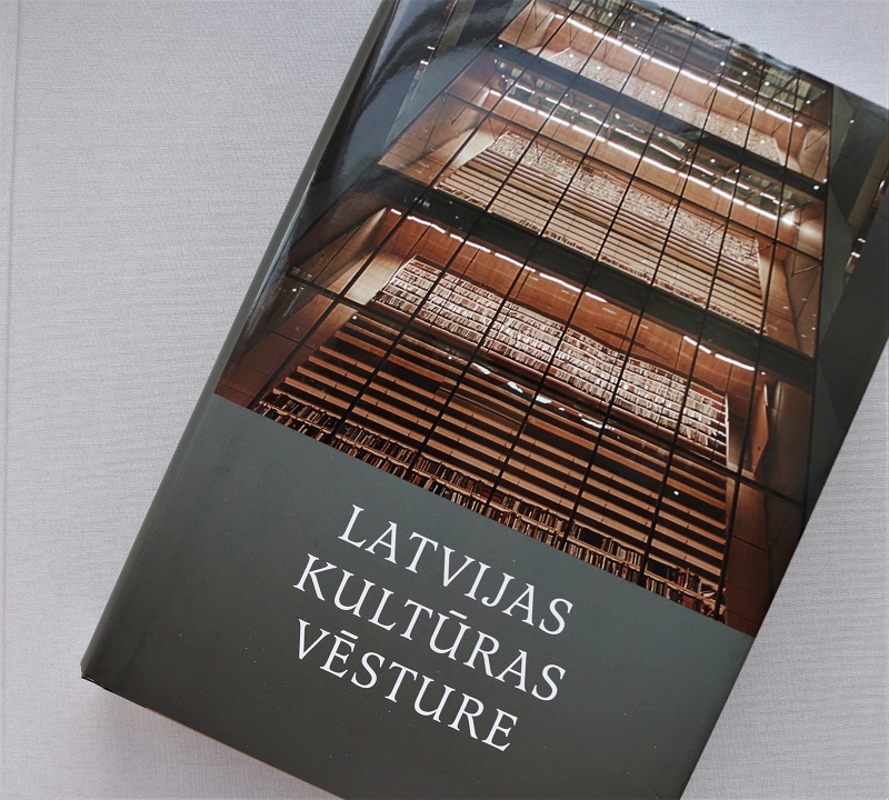 Bibliotēkās pieejams monumentāls izdevums "Latvijas kultūras vēsture" Bibliotēkās pieejams monumentāls izdevums "Latvijas kultūras vēsture"