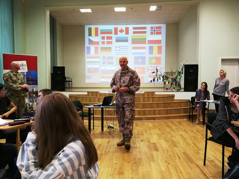 Aizvadīts erudīcijas konkurss skolēniem “American Day” Aizvadīts erudīcijas konkurss skolēniem “American Day”