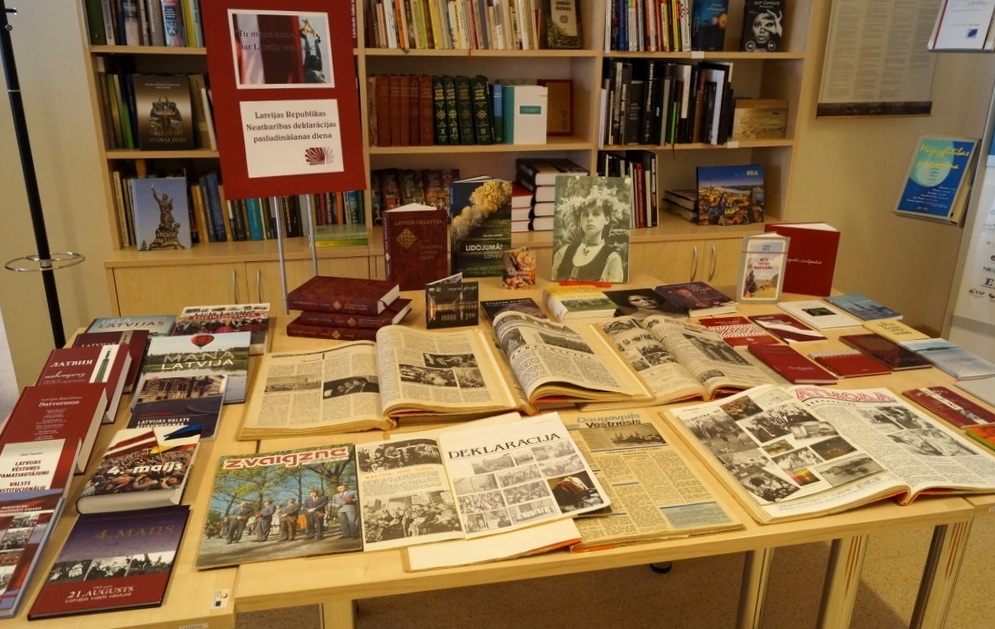 Latvijas Neatkarības atjaunošanas diena bibliotēkā Latvijas Neatkarības atjaunošanas diena bibliotēkā