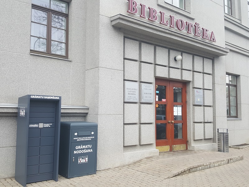 Latgales Centrālajā bibliotēkā sāk darboties grāmatu pakomāts Latgales Centrālajā bibliotēkā sāk darboties grāmatu pakomāts