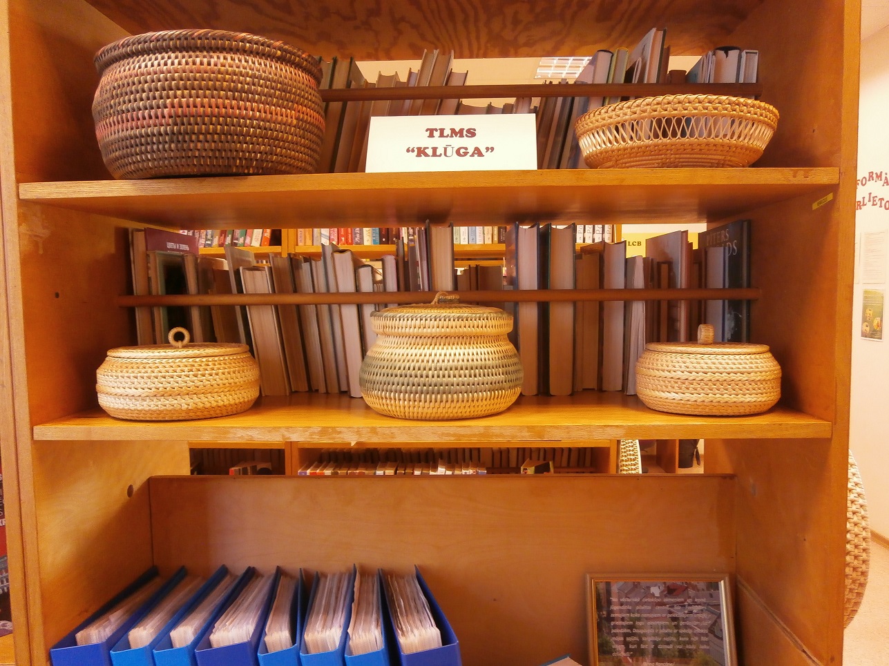 Tautas lietišķās mākslas studijas “Klūga” darbu izstāde Gaismas bibliotēkā Tautas lietišķās mākslas studijas “Klūga” darbu izstāde Gaismas bibliotēkā