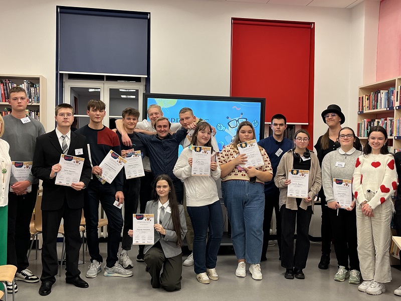 Noskaidroti angļu valodas burtošanas konkursa “Spelling Bee” uzvarētāji Noskaidroti angļu valodas burtošanas konkursa “Spelling Bee” uzvarētāji