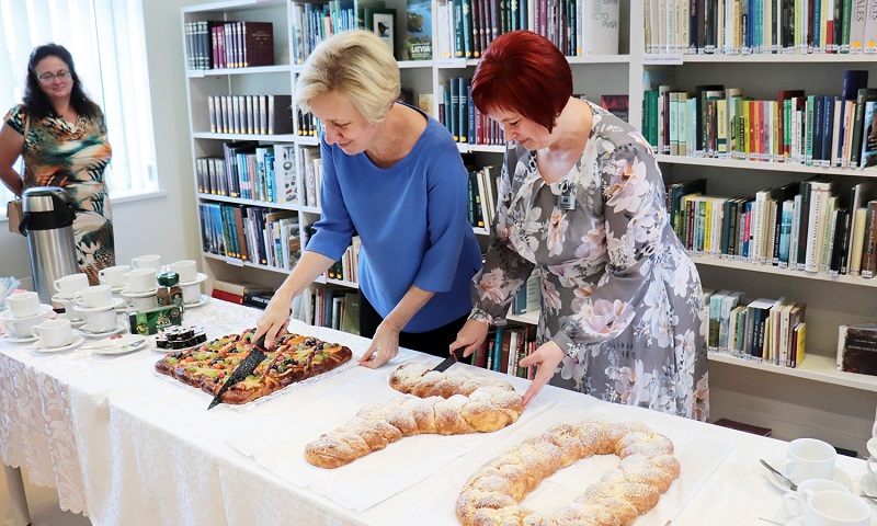 Jaunbūves bibliotēka nosvin 70 gadu jubileju Jaunbūves bibliotēka nosvin 70 gadu jubileju