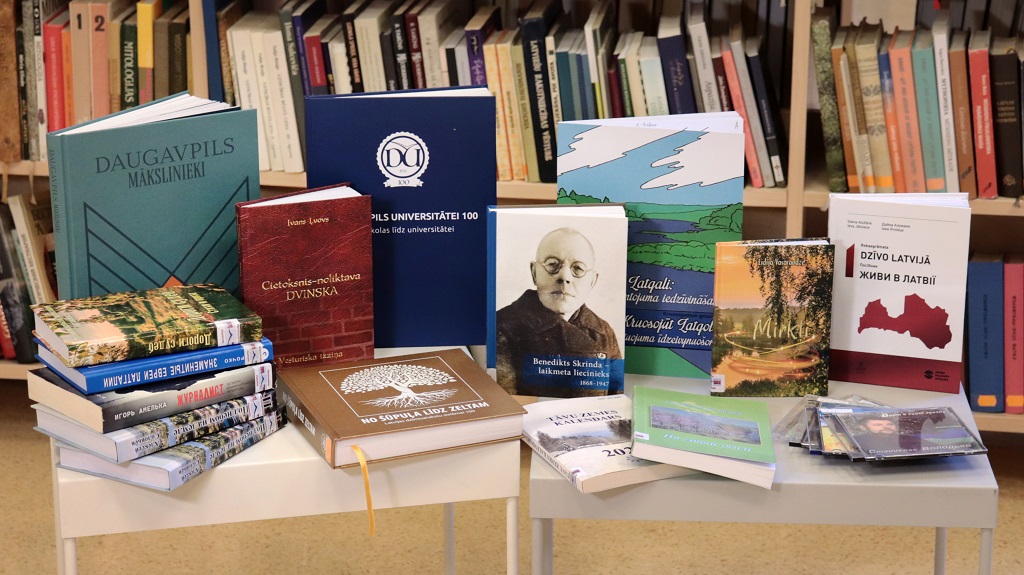 Latgales Centrālā bibliotēka pateicas par grāmatu dāvinājumiem