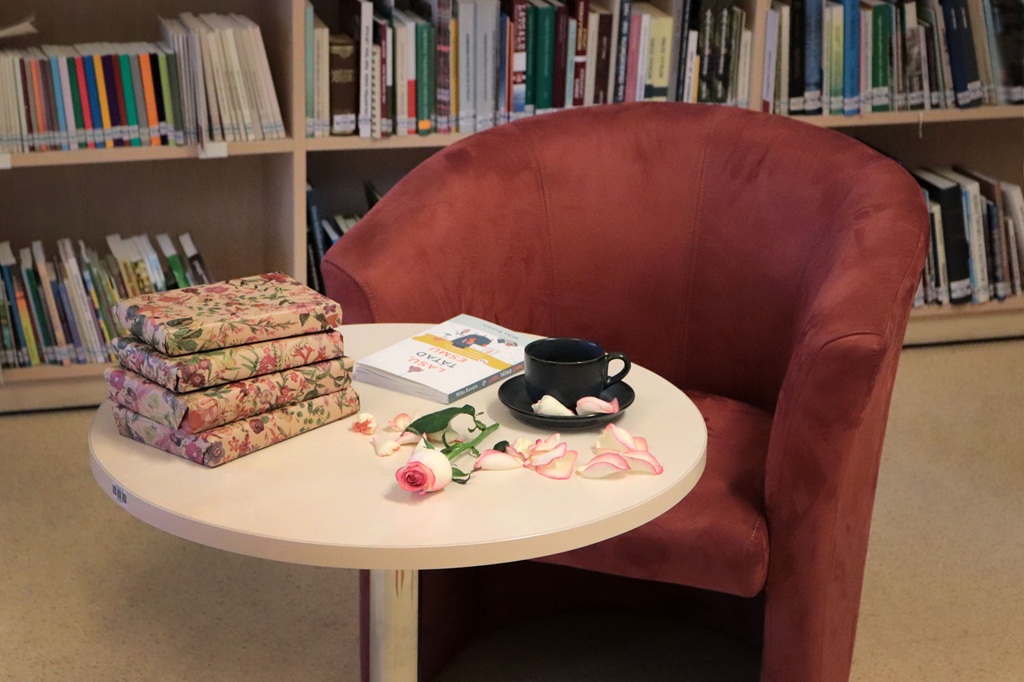 Latgales Centrālā bibliotēka uzsāk jaunu pasākumu ciklu “Viesis bibliotēkā” Latgales Centrālā bibliotēka uzsāk jaunu pasākumu ciklu “Viesis bibliotēkā”