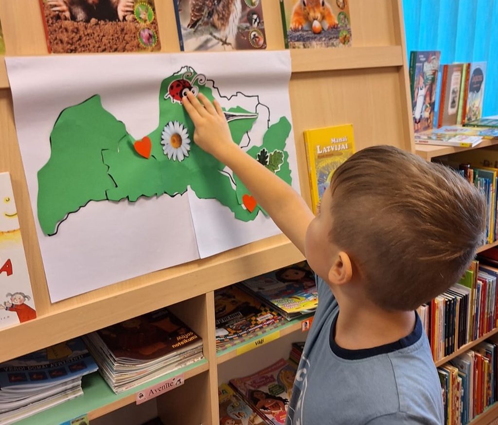 Radošā darbnīca “Sirdī – Latvija, rokās – grāmata!” Radošā darbnīca “Sirdī – Latvija, rokās – grāmata!”