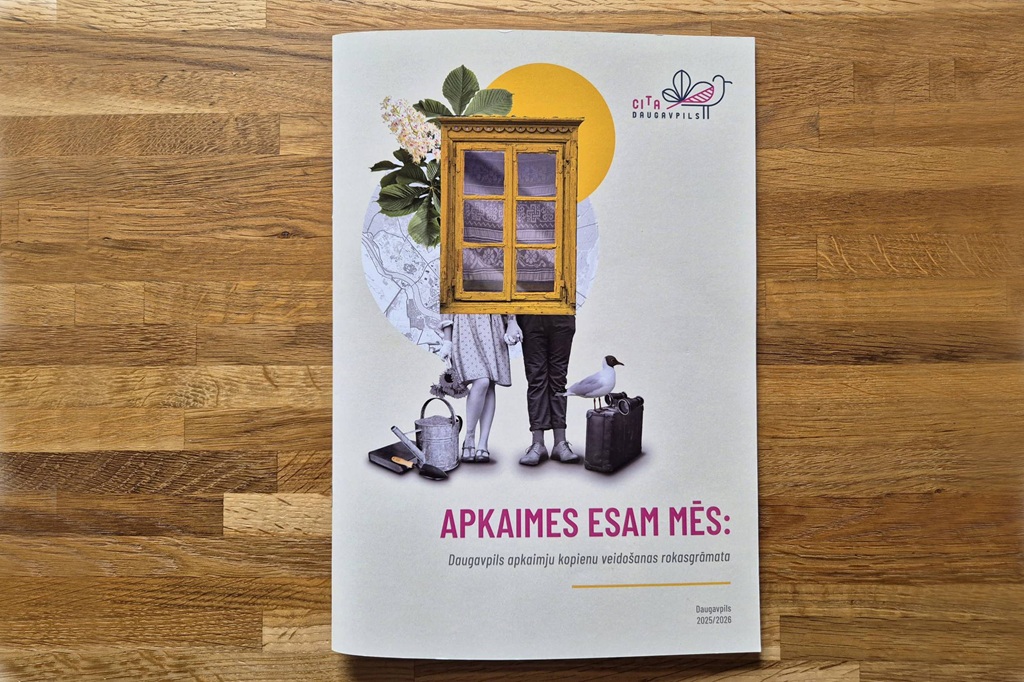 Publikācijas vāks, uz kura attēlota kolāža ar dzeltenu logu centrā, augiem un pāri, kam sejas ir aizsegtas. Teksts vēsta "Apkaimes Esam Mēs". Tonis ir māksliniecisks.